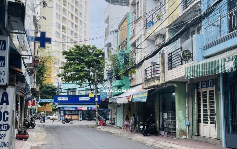 Bán Nhà MẶT TIỀN 341 LẠC LONG QUÂN 33m2- 2Tầng - 6,5TỶ-P5.Q11
